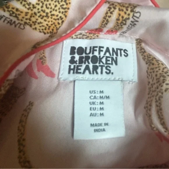 Bouffants & Broken Hearts Cheetah Pajama Set Size Medium Pockets Drawstring Pink - Picture 3 of 11